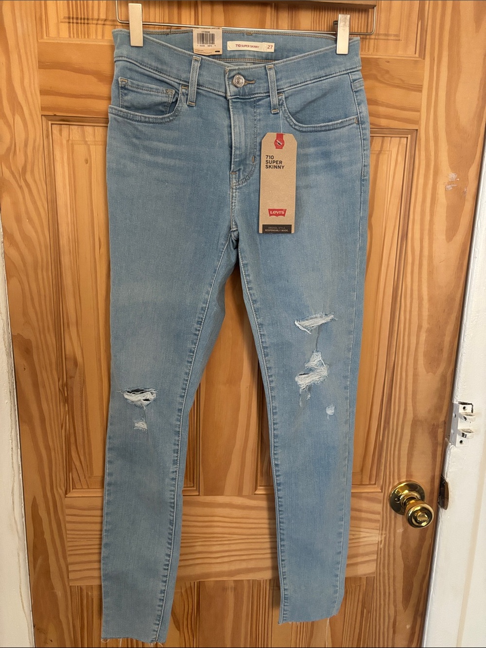Levi's Light Wash Skinny Jeans with Distressed Knees